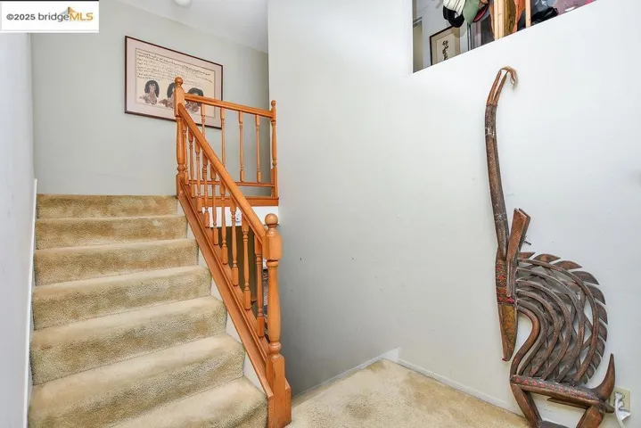 7141 Homewood Dr, Oakland, California 94611