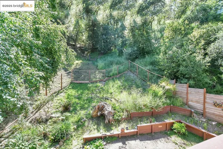 7141 Homewood Dr, Oakland, California 94611