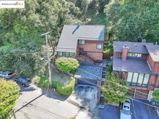 7141 Homewood Dr, Oakland, California 94611