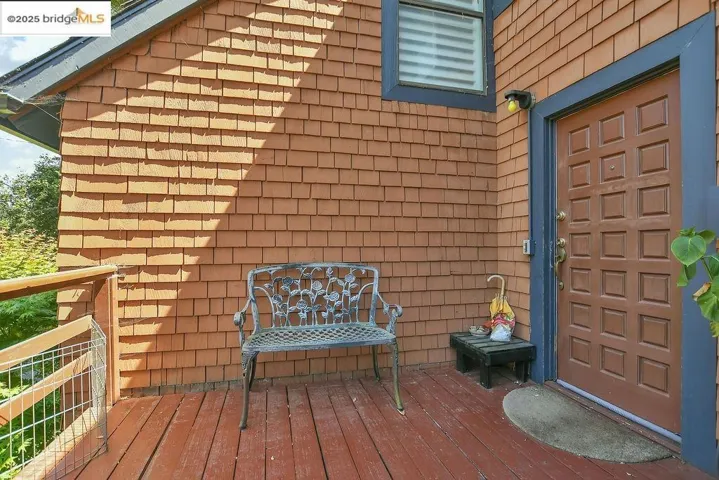 7141 Homewood Dr, Oakland, California 94611