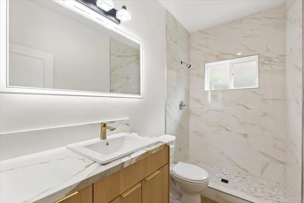 785 Lemon Ave, Vista, California 92084 home-pic-32