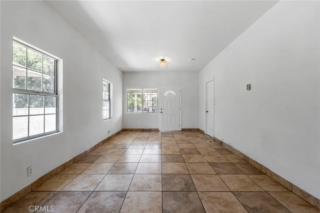 1545 E 41st, Los Angeles, California 90011 home-pic-4
