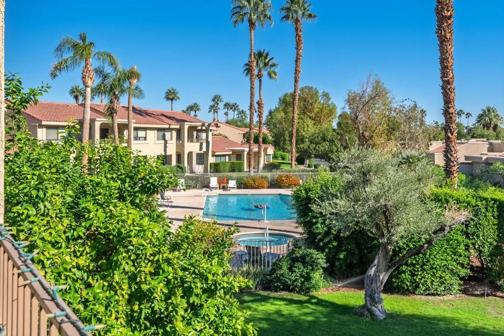 68035 Lakeland Drive, Cathedral City, California 92234 home-pic-12