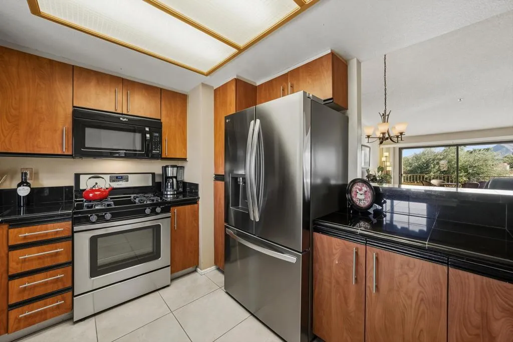 68035 Lakeland Drive, Cathedral City, California 92234 home-pic-4
