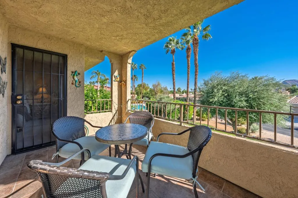 68035 Lakeland Drive, Cathedral City, California 92234 home-pic-11