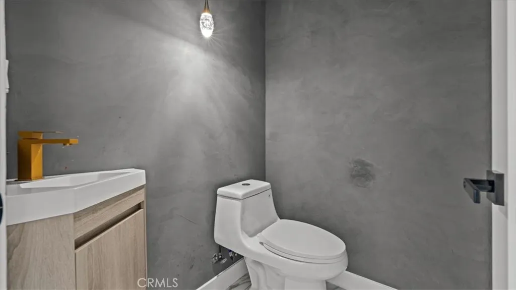 4731 W El Segundo, Hawthorne, California 90250 home-pic-10