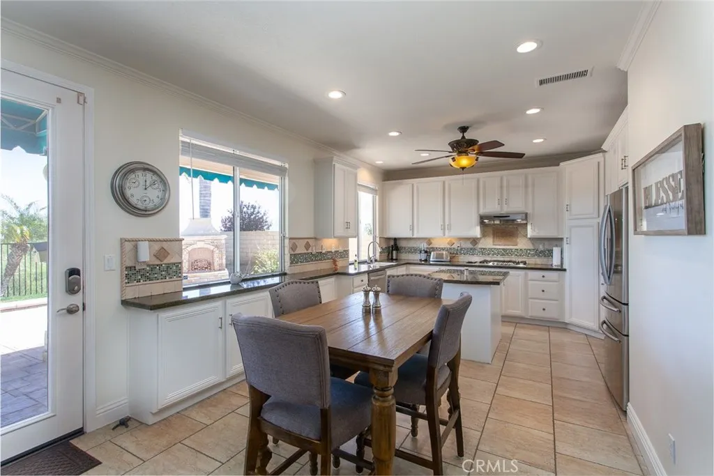 26211 Reade Place, Stevenson Ranch, California 91381 home-pic-11