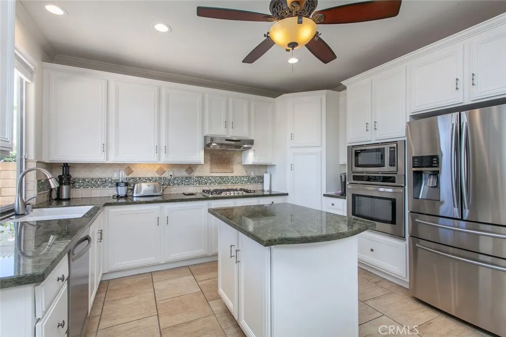 26211 Reade Place, Stevenson Ranch, California 91381 home-pic-15