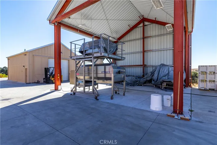 Great working space & excellent drainage enhance the entire production space.