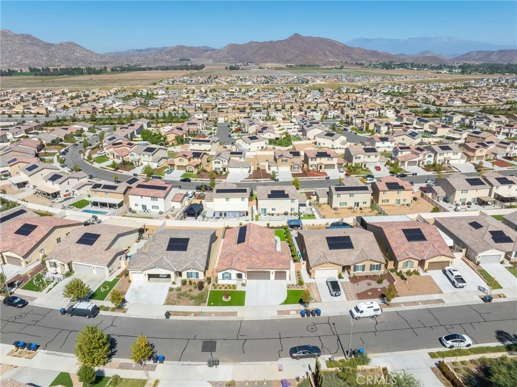 32166 32166 Prairie Crossing, Winchester, California 92596 home-pic-37