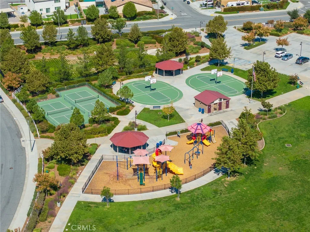 32166 32166 Prairie Crossing, Winchester, California 92596 home-pic-42