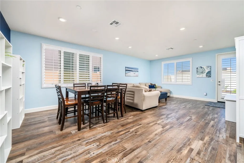 32166 32166 Prairie Crossing, Winchester, California 92596 home-pic-10