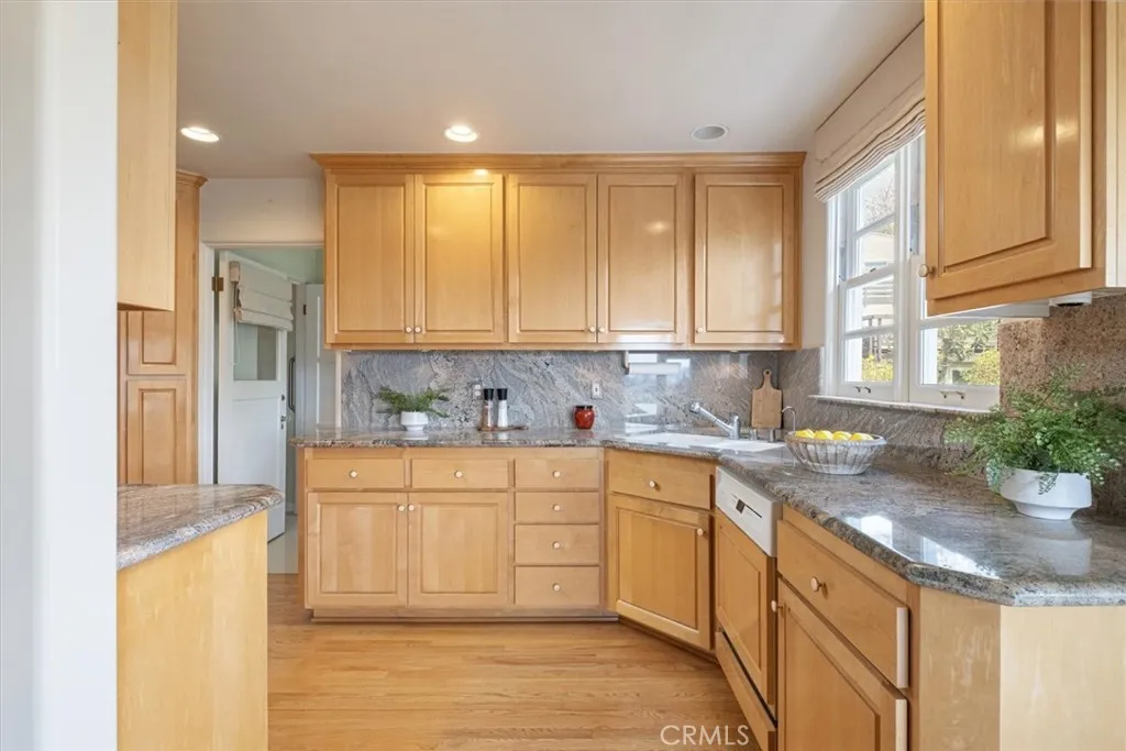 6476 San Marco, Hollywood Hills East, California 90068 home-pic-8