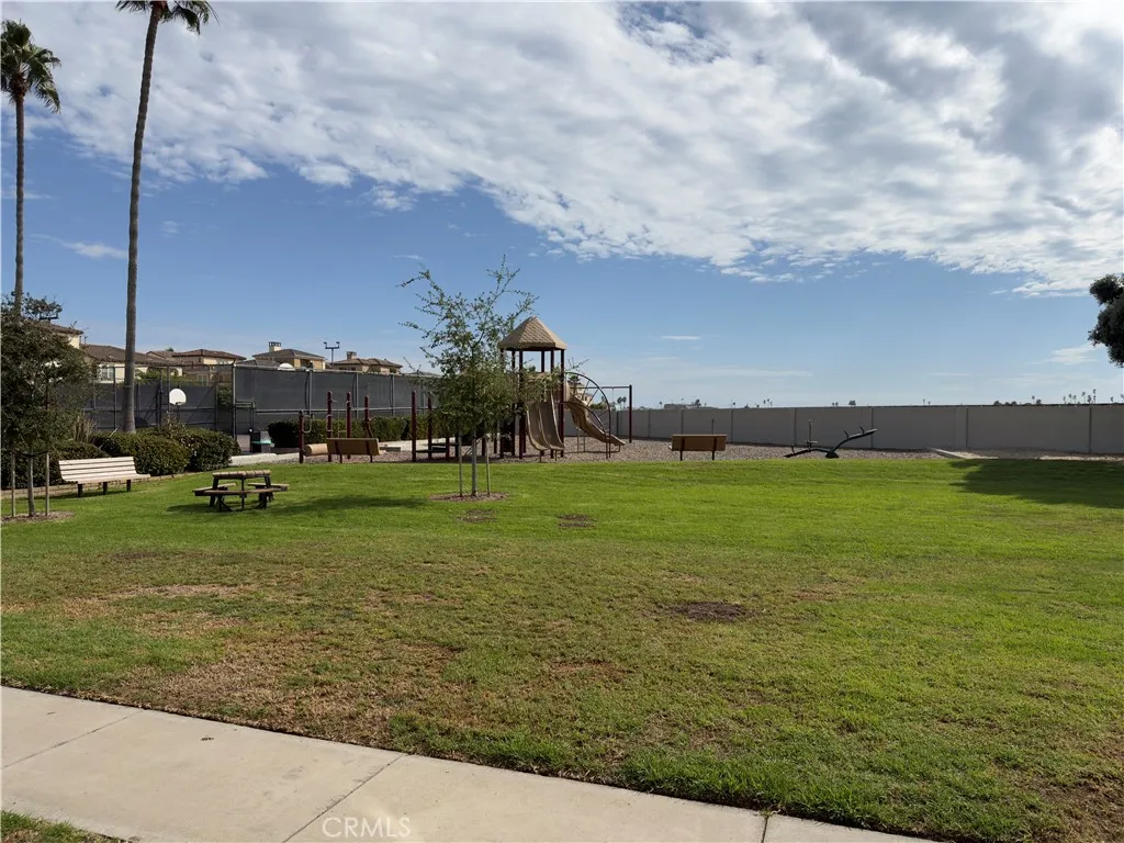 8142 Foxhall Drive, Huntington Beach, California 92646 home-pic-20