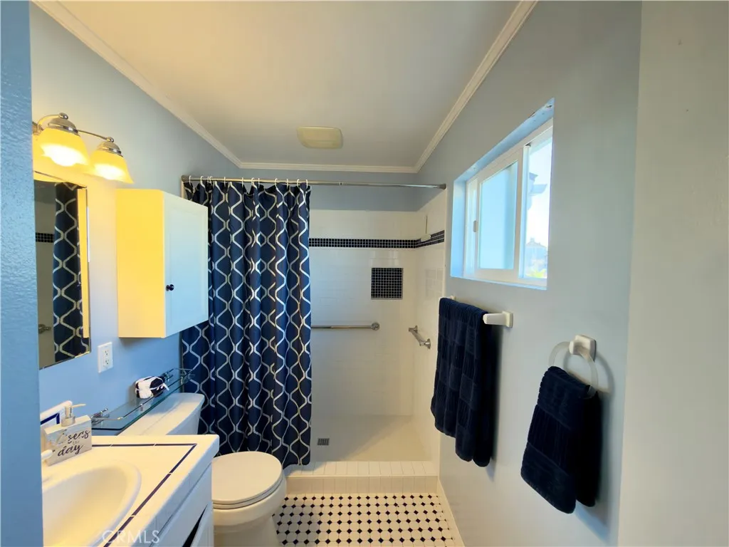 8142 Foxhall Drive, Huntington Beach, California 92646 home-pic-15