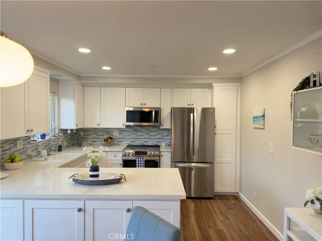 8142 Foxhall Drive, Huntington Beach, California 92646 home-pic-6