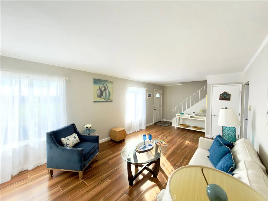 8142 Foxhall Drive, Huntington Beach, California 92646 home-pic-3
