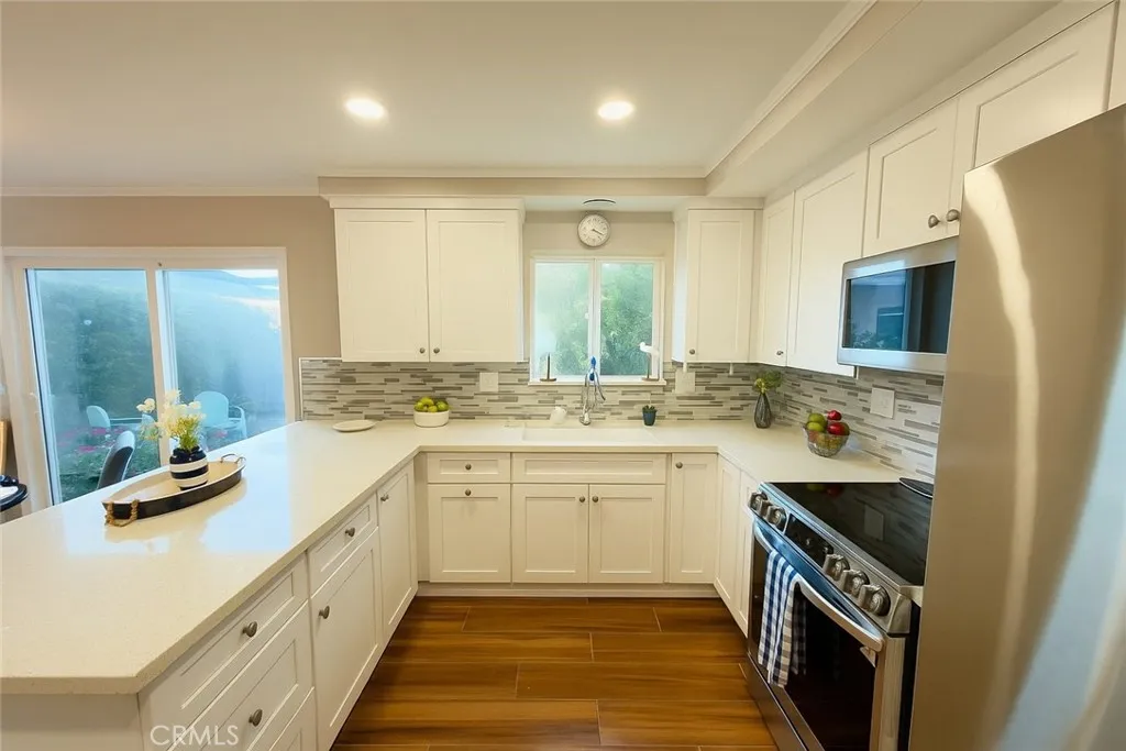 8142 Foxhall Drive, Huntington Beach, California 92646 home-pic-7