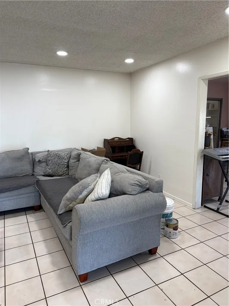 1507 Lovering Avenue, Fullerton, California 92833 home-pic-2