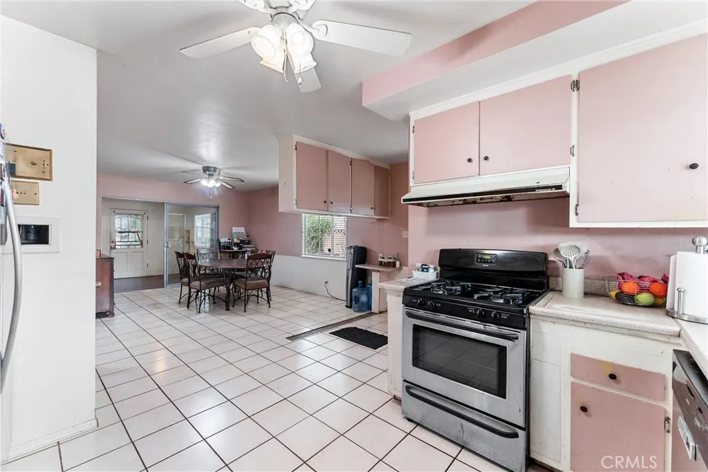 1507 Lovering Avenue, Fullerton, California 92833 home-pic-9