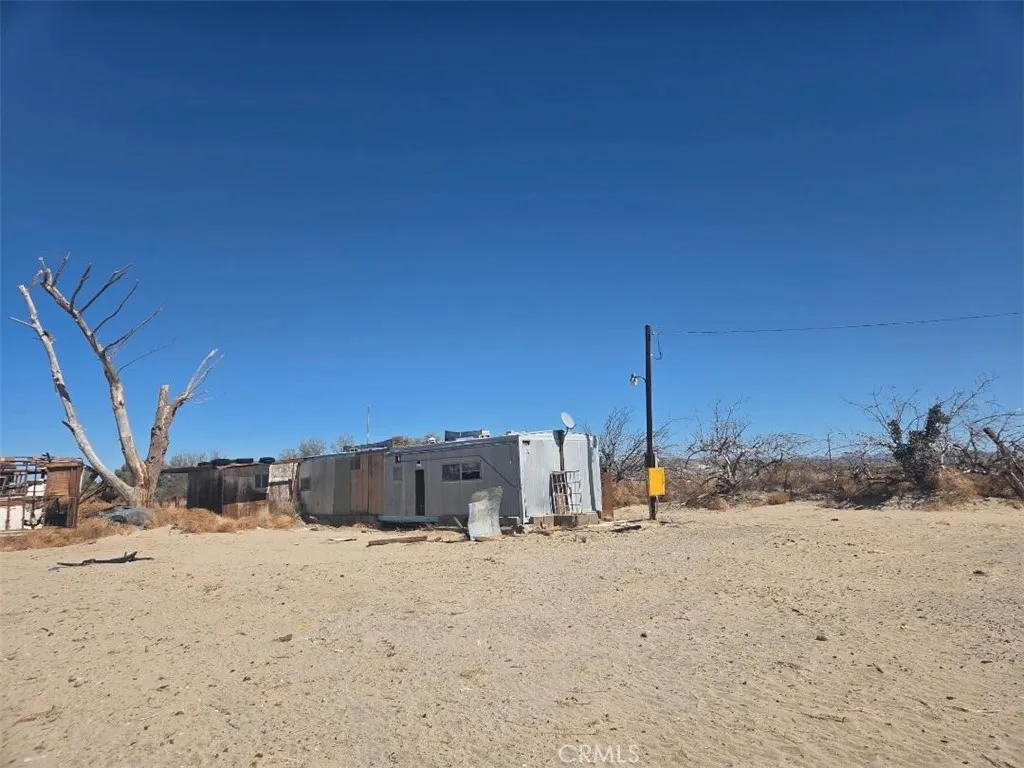 35750 Field, Barstow, California 92311 home-pic-4
