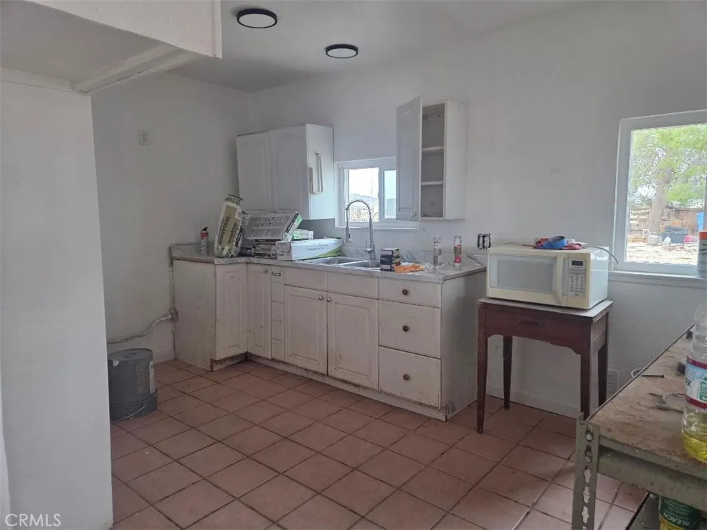 35750 Field, Barstow, California 92311 home-pic-1