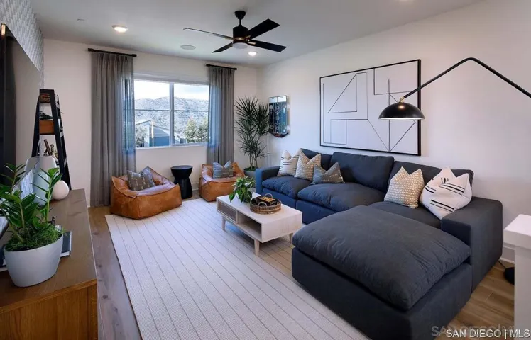 709 Meadowood St 328, Fallbrook, California 92028