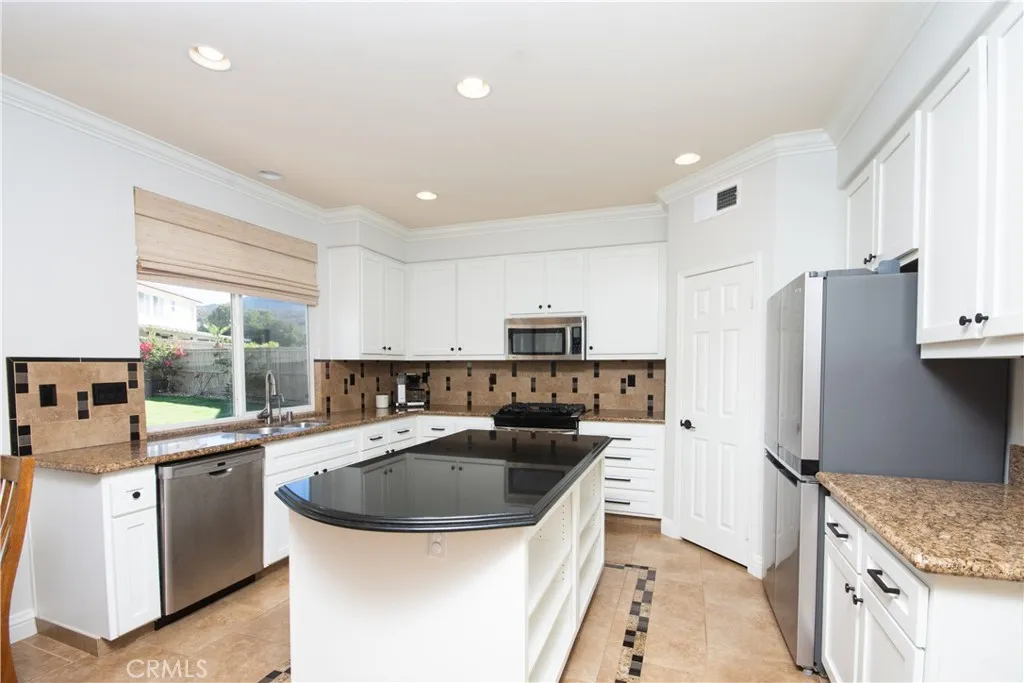 3763 Trinity, Corona, California 92881 home-pic-2