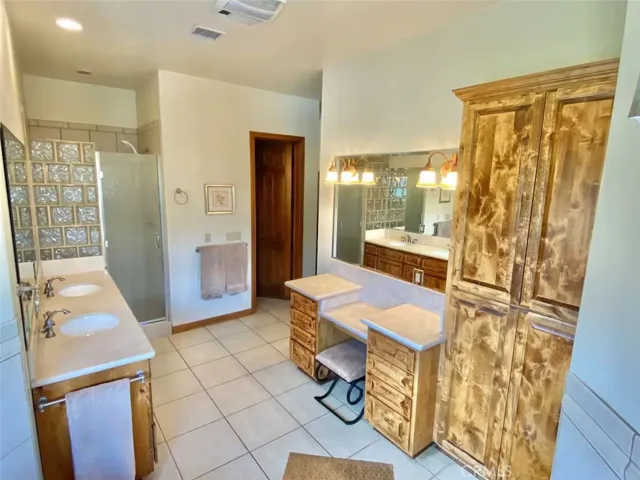 2nd Primary Bathroom