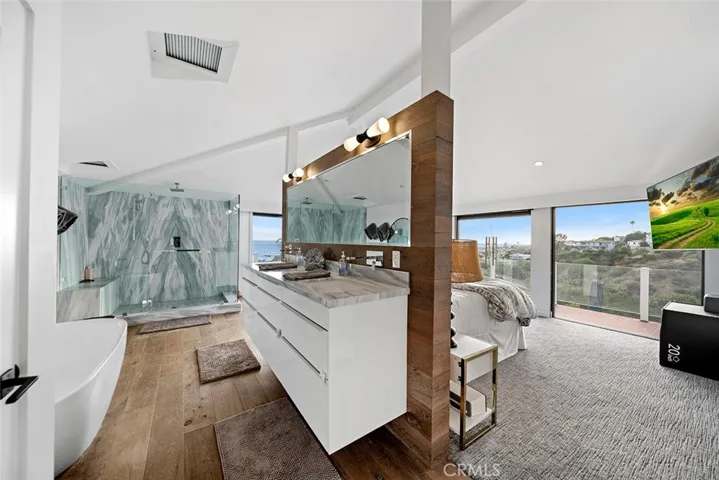 Primary Bed/bath