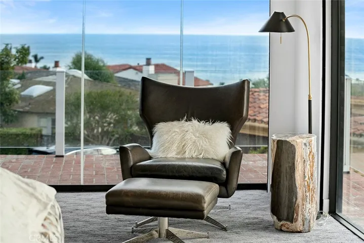 Primary sitting area