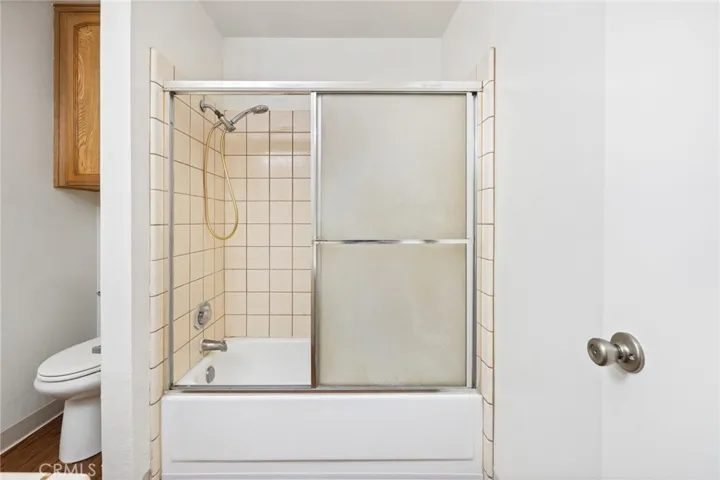 Upstairs full bath