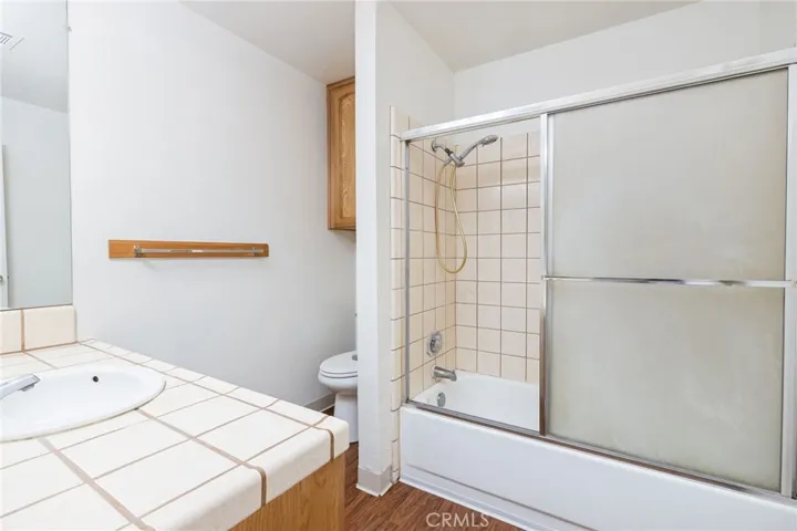 Upstairs full bath