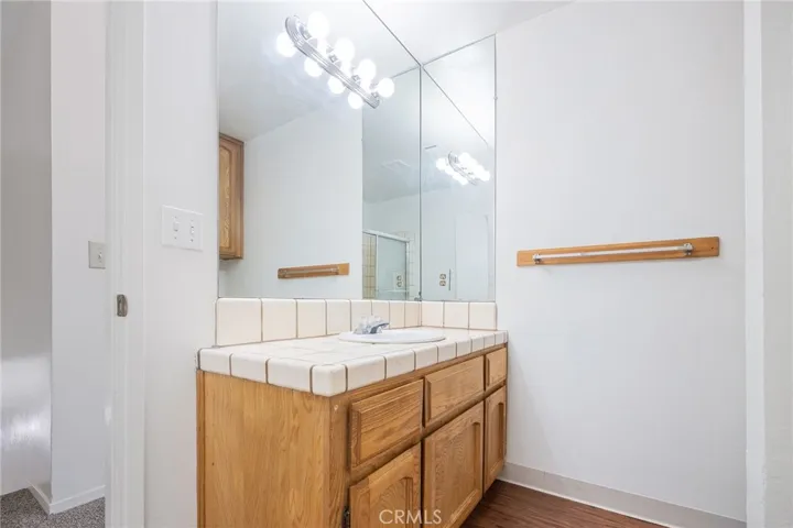 Upstairs full bath
