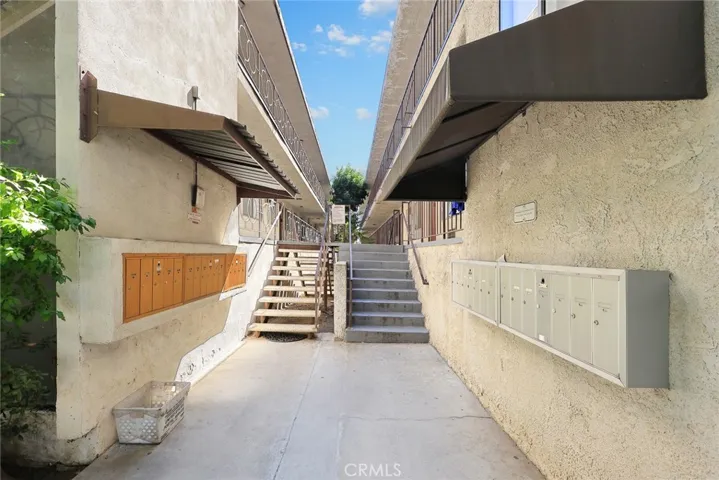 336 Riverdale Drive, Glendale, California 91204