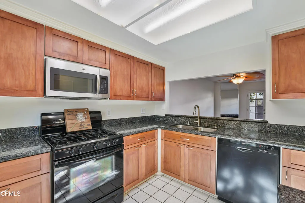3183 Kelp Ln Lane, Oxnard, California 93035 home-pic-3
