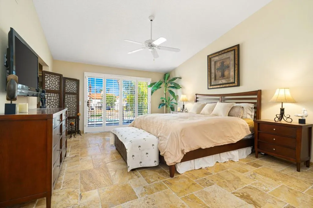 684 Vista Lago Circle N, Palm Desert, California 92211 home-pic-18