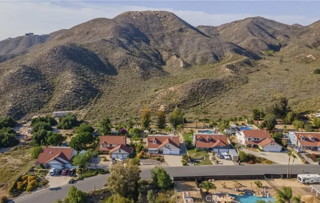 22136 Woodcreek Lane, Wildomar, California 92595 home-pic-48