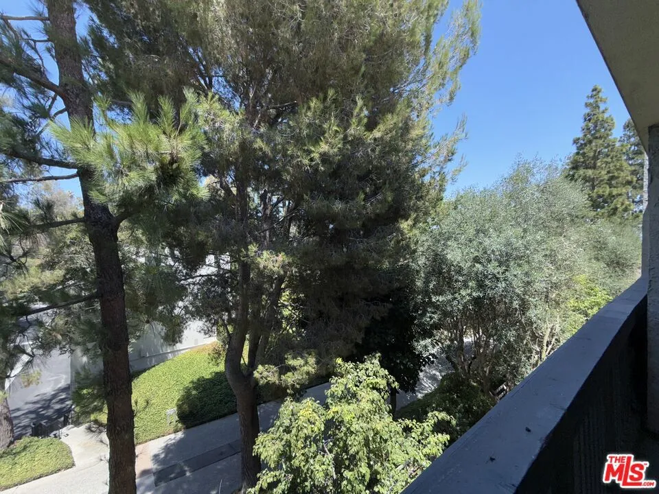 3605 W Hidden Lane 303, Rolling Hills Estates, California 90274 home-pic-4