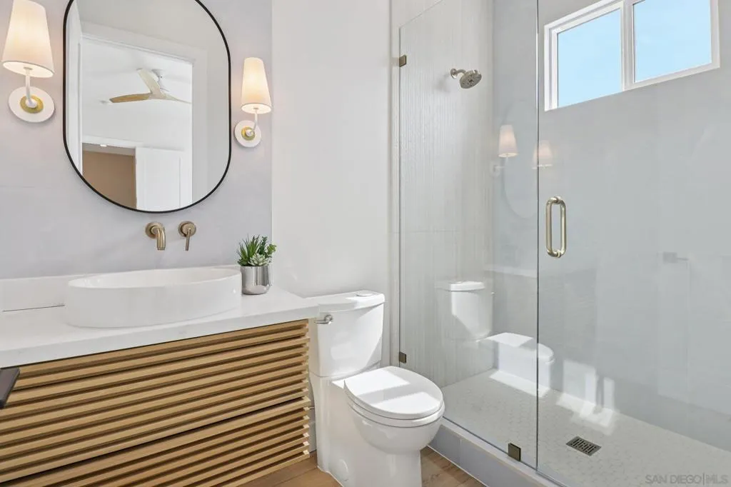 1850 Illion St, San Diego, California 92110 home-pic-28