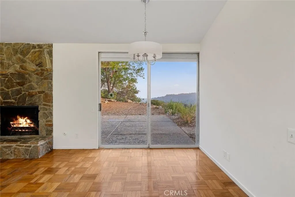 5260 Gould Avenue, La Canada Flintridge, California 91011 home-pic-12