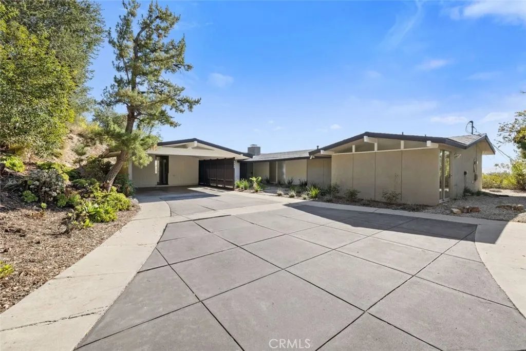 5260 Gould Avenue, La Canada Flintridge, California 91011 home-pic-5