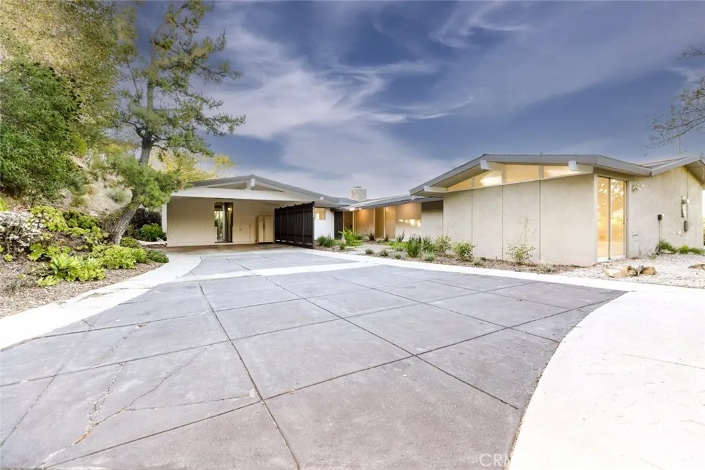 5260 Gould Avenue, La Canada Flintridge, California 91011 home-pic-0