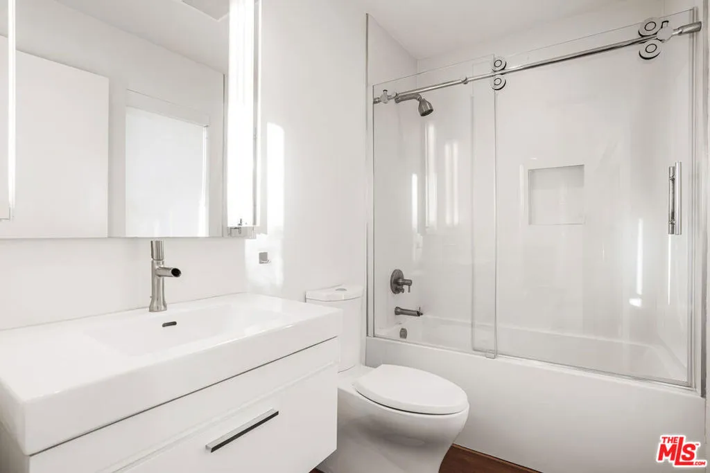 8796 Hollywood Boulevard, Los Angeles, California 90069 home-pic-20