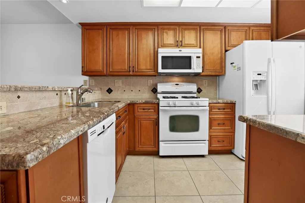 376 Hawaii, Placentia, California 92870 home-pic-3