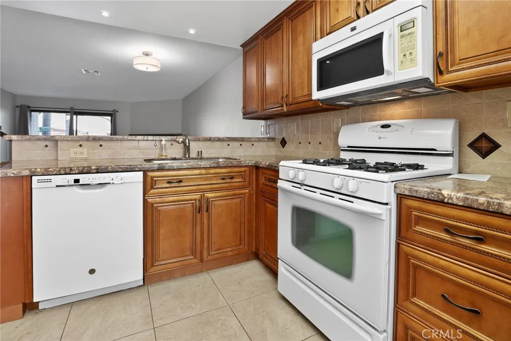 376 Hawaii, Placentia, California 92870 home-pic-4