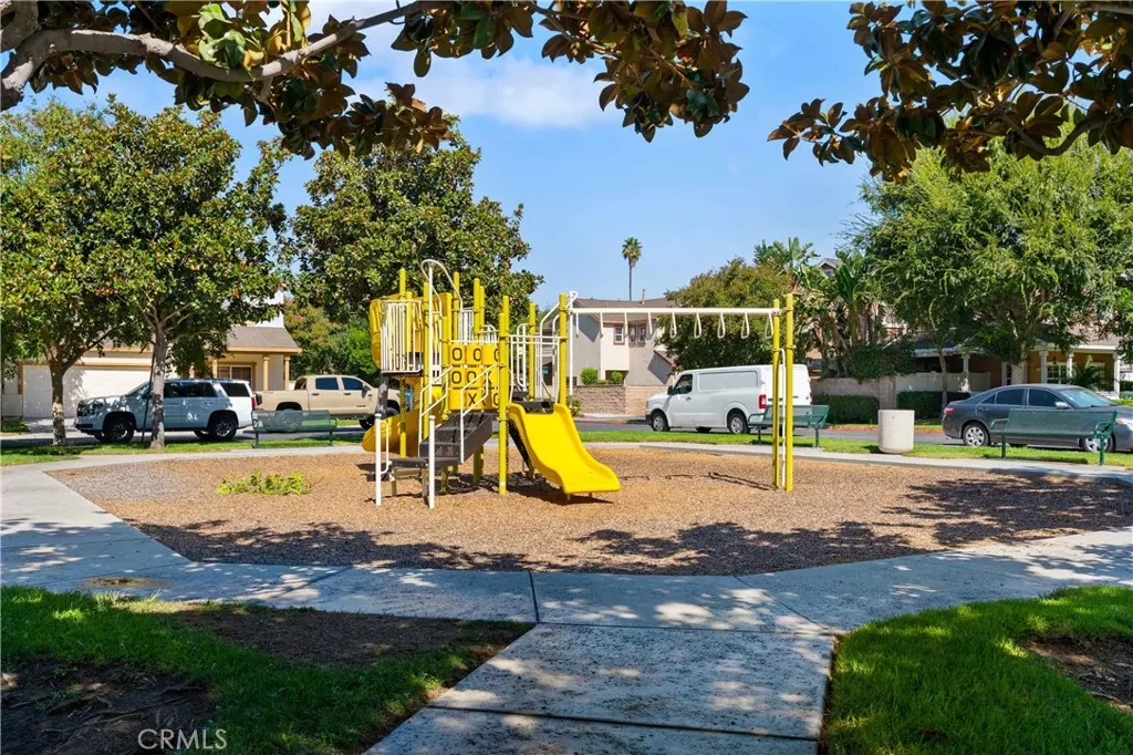 8501 Fayette Court, Riverside, California 92504 home-pic-4