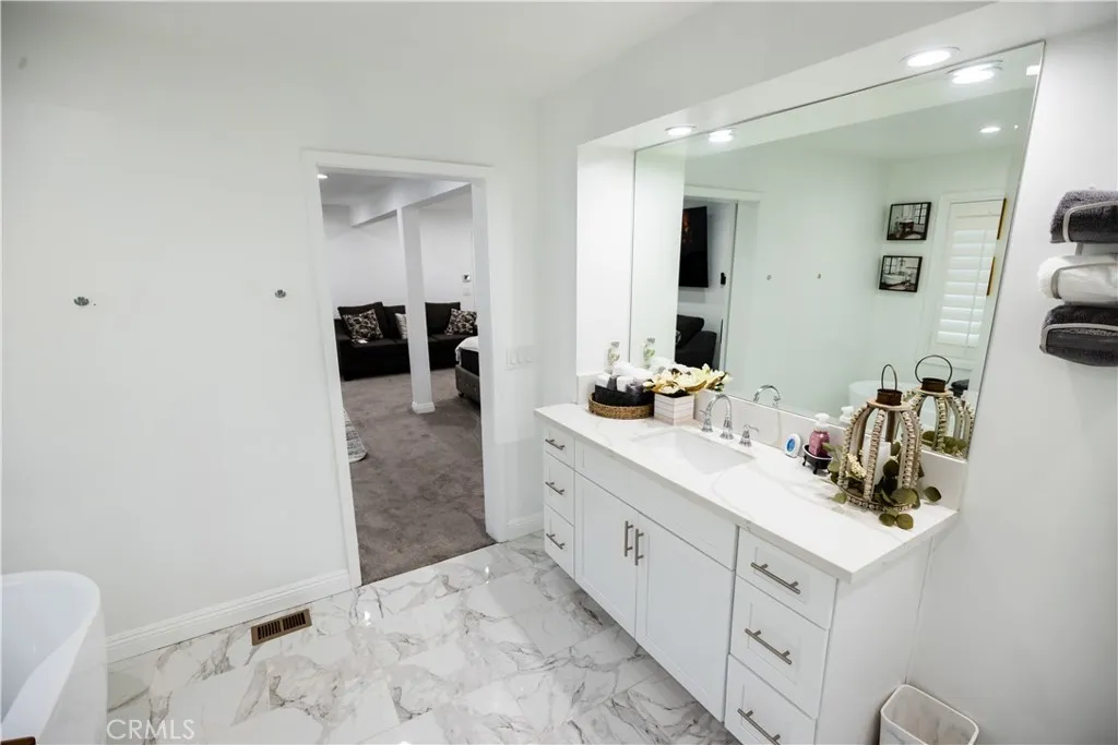 1015 Nesthorn, Crestline, California 92325 home-pic-28