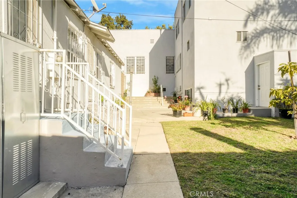 836 Cedar Street 2, Santa Monica, California 90405 home-pic-23