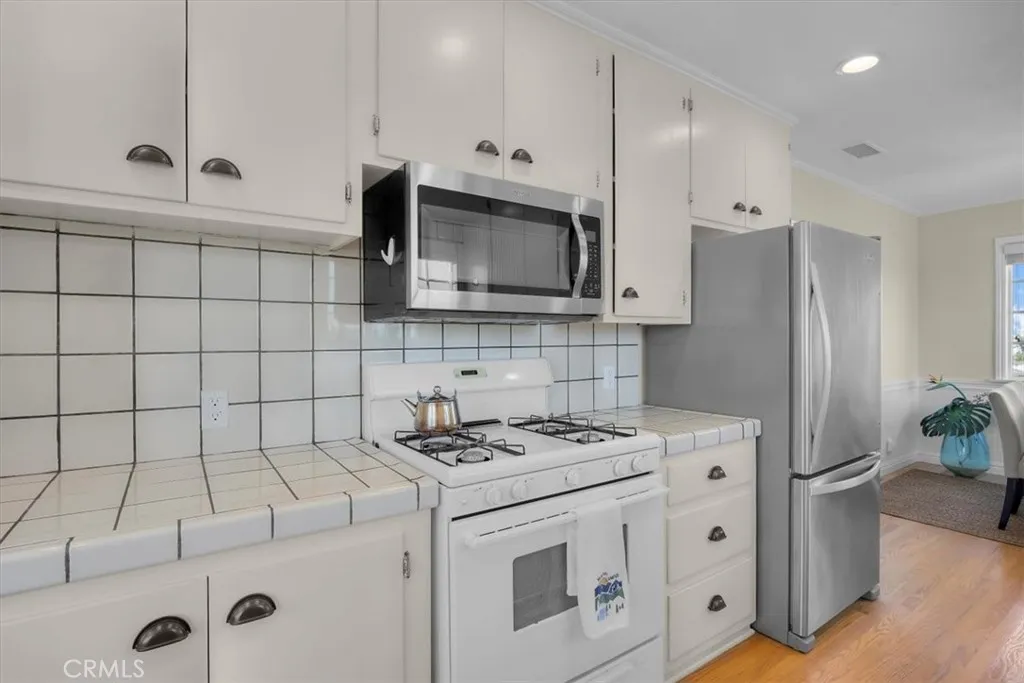 2407 Ripley Avenue, Redondo Beach, California 90278 home-pic-8